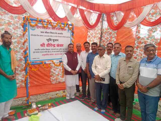 वीरेंद्र कंवर ने बंगाणा में 43.55 लाख से बनने वाले ओवरहेड टैंक का किया भूमि पूजन