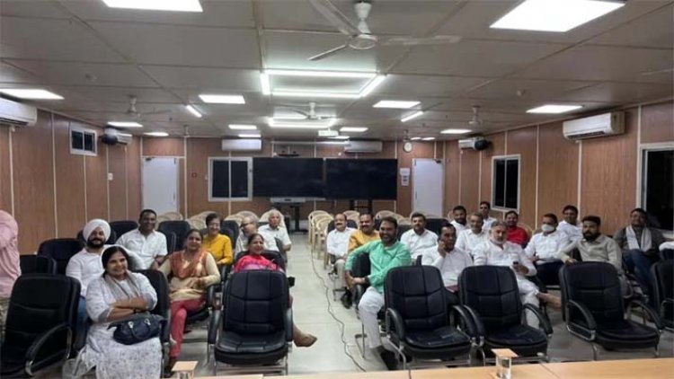 केजरीवाल की मीटिंग में गायब विधायकों को लेकर हुआ खुलासा