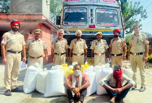 पंजाबः इंटरनेशनल ड्रग रैकेट का भंडाफोड़, 3 क्विंटल चूरा पोस्त संहित 2 भाई गिरफ्तार