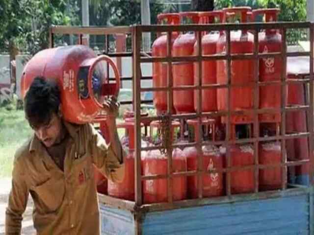 राहतः LPG Cylinder के दामों में हुई कटौती, जाने नए दाम