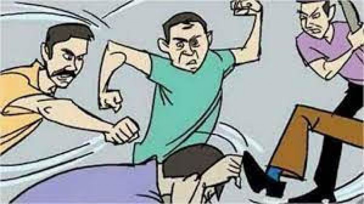 प्रेमिका से मिलने आया युवक, गांव वालों ने निर्वस्त्र कर पीटा, वीडियो वायरल…