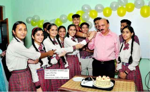 डीएवी सेनटेनरी पब्लिक स्कूल में मनाया राष्ट्रपति सर्वपल्ली राधाकृष्णन का जन्मदिन 