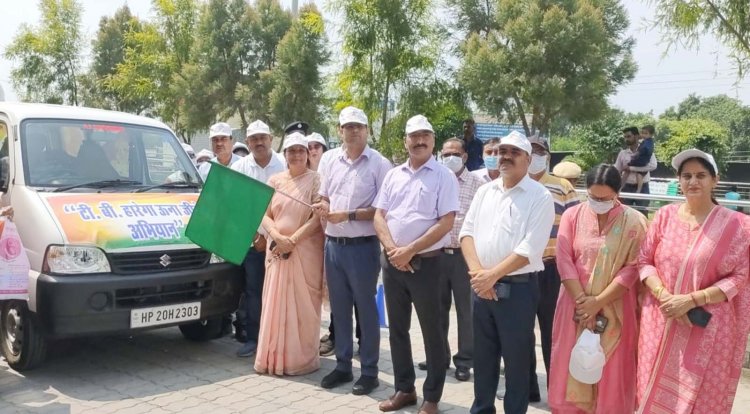 राघव शर्मा ने टीबी हारेगा ऊना जीतेगा जागरूकता वैन को दिखाई हरी झंडी