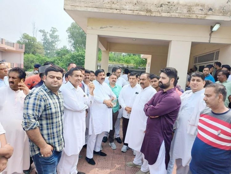 दुलैहड मर्डर मामले में संदेह के आधार पर पुलिस ने दो लोग लिए हिरासत में
