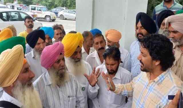 पंजाबः किसानों ने मंत्री धालीवाल को दी चेतावनी