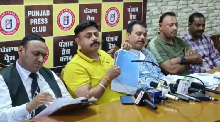 डीसीपी नरेश डोगरा के साथी वकील को लेकर पहुंचे जालंधर प्रैस क्लब, आरोपों को बताया बेबुनियाद, देखें विडियो