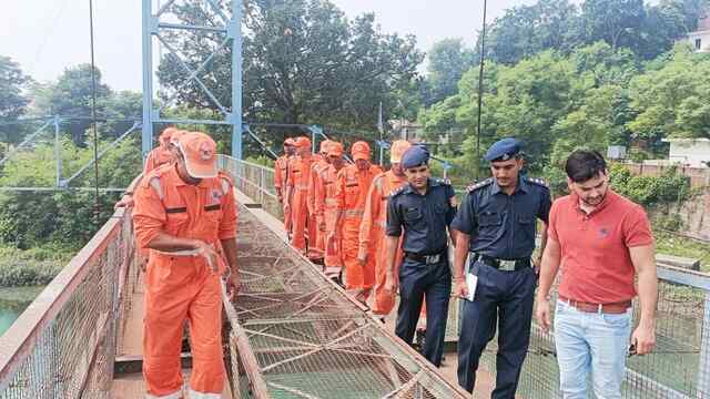 आईटीआई के छात्रों ने सीखे आपदाओं से बचाव के गुण