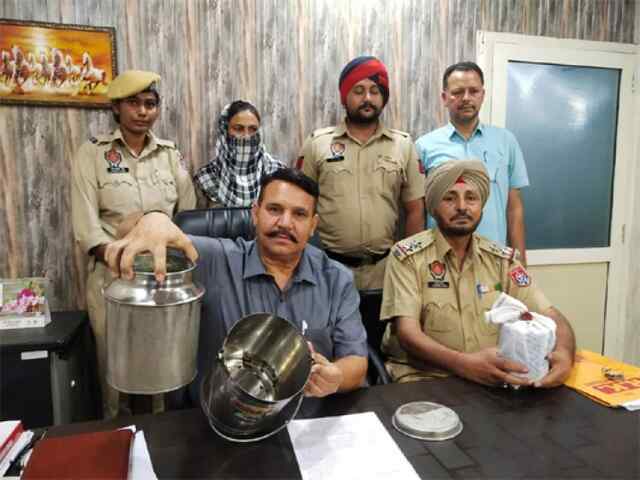 जालंधर: 700 ग्राम अफीम सहित महिला तस्कर गिरफ्तार