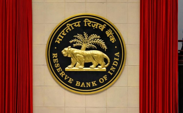 इन 5 बैंकों के ग्राहक नहीं निकाल पाएंगे पैसा, RBI ने लगाई रोक