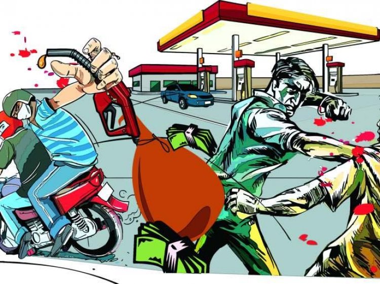 बदमाशों ने हथियार के दम पर लूटा पेट्रोल पंप , 10 दिन में दूसरी घटना