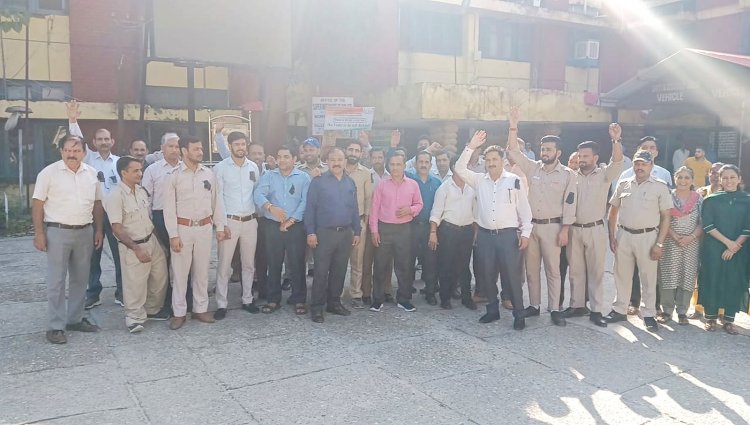राज्य न्यायिक कर्मचारी संघ की हड़ताल तीसरे दिन में प्रवेश