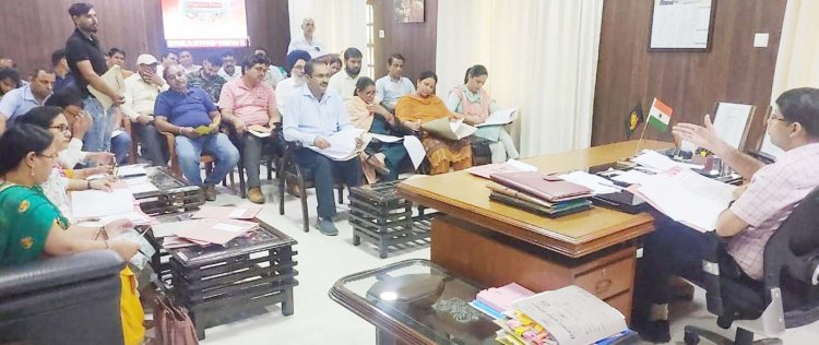 अल्पसंख्यक समुदायों के मेधावी विद्यार्थियों को 1.52 लाख की छात्रवृत्तियां दीः डीसी