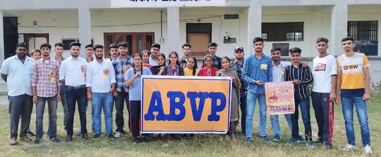 अखिल भारतीय विद्यार्थी परिषद इकाई चौकीमनियार के अध्यक्ष बने शिवम् व इकाई मंत्री बने पंकज