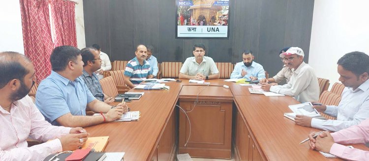 विस चुनावों के दृष्टिगत डीसी ने की नोडल अधिकारियों के साथ बैठक