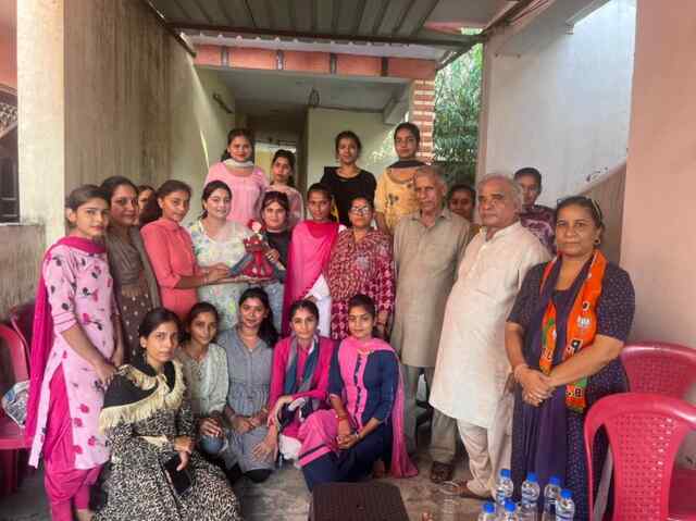 बीजेपी एनजीओ सेल द्वारा समाज सेवक सम्मानित