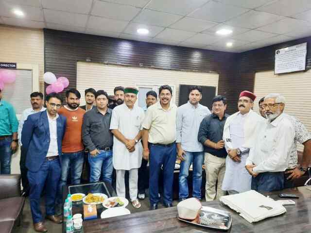 उद्योग मंत्री ने हिमाचलियों को रोजगार देने का किया आग्रह
