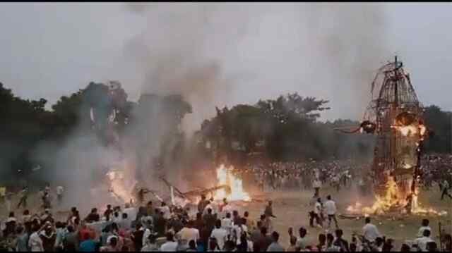 यमुनानगर में लोगों पर गिरा रावण का जलता पुतला, फतेहाबाद में दहन से पहले ही बीच से टूटा पुतला