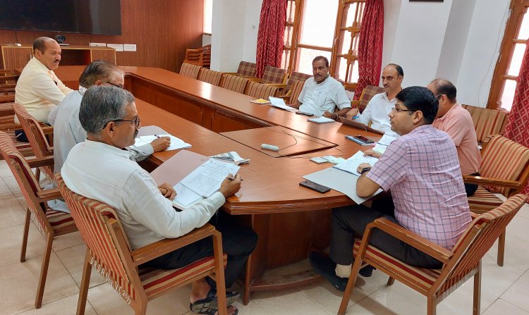 पोस्टर व पम्पलेट्स की 4 प्रतियां मुद्रण के 3 दिनों के भीतर जमा करवाएं: डीसी