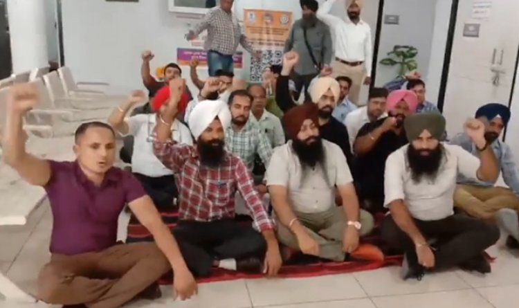 जालंधरः घर से निकलने से पहले पढ़े ये जरूरी ख़बर, 15 तक हड़ताल पर गए 42 विभागों के सरकारी कर्मचारी