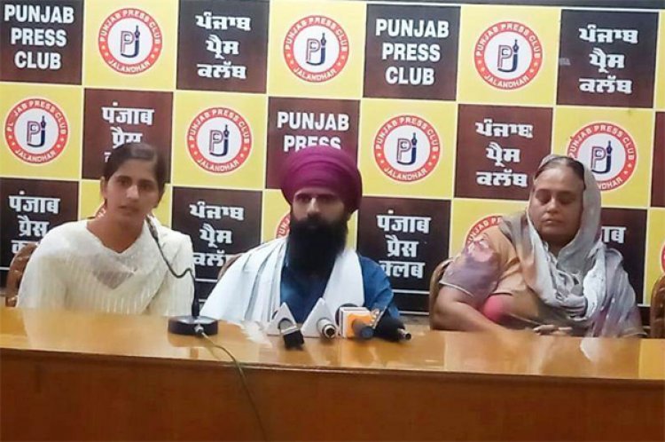 जालंधरः महिला का आरोप, पति ने धोखे से की तीसरी शादी, मनीषा गुलाटी से भी नहीं मिला इंसाफ