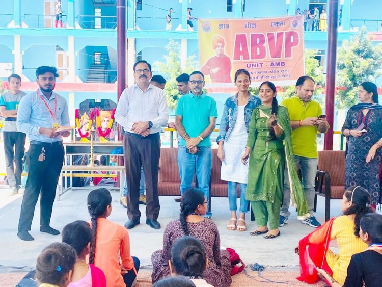 अखिल भारतीय विद्यार्थी परिषद ने किया मेंहदी प्रतियोगिता का आयोजन