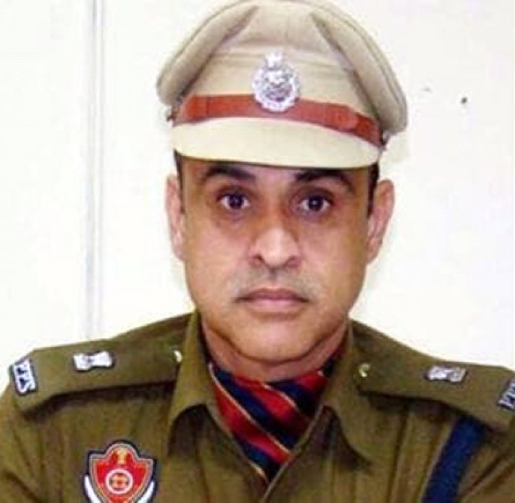 पंजाबः बर्खास्त AIG आशीष कपूर के लॉकरों से सोना बरामद 