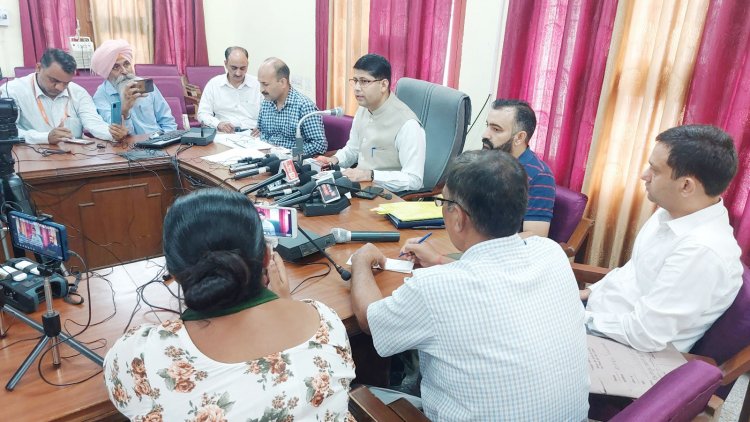 जिला ऊना में 4,23,350 मतदाता करेंगे अपने मताधिकार का प्रयोगः डीसी 