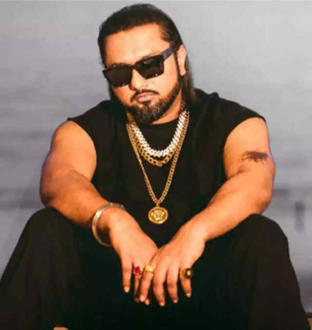 पंजाबी सिंगर और रैपर हनी सिंह ने किया नए रिश्ते का ऐलान !, शेयर की तस्वीर