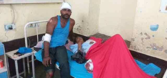 रिश्तेदार के घर भोग पर जा रहे भाई बहन को एक वाहन ने टक्कर मार कर किया गम्भीर रूप से जख्मी