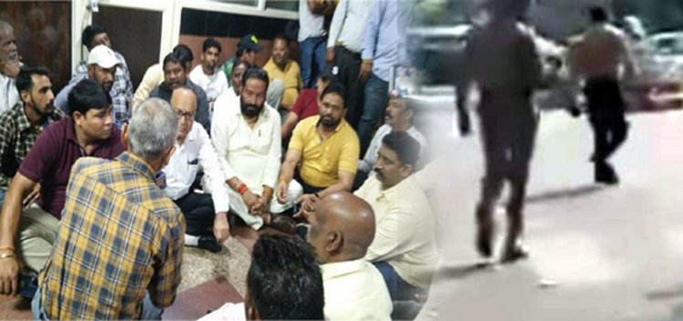 जालंधरः यूनियन ने निगम कमिश्नर के घर का किया घेराव, आवास छोड़कर भागे IAS दविंदर सिंह, देखें वीडियो