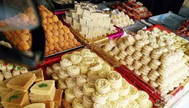पंजाबः सेहत विभाग ने इन इलाकों में मिठाई की दुकानों पर दी दबिश, भरे सैंपल