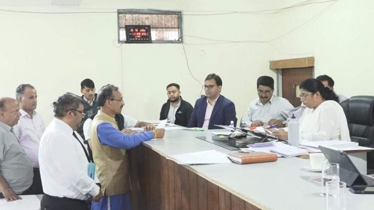 ऊना सदर से भाजपा के अधिकृत प्रत्याशी सतपाल सिंह सत्ती ने भरा नामांकन पत्र, उनके साथ केंद्रीय मंत्री अनुराग ठाकुर रहे