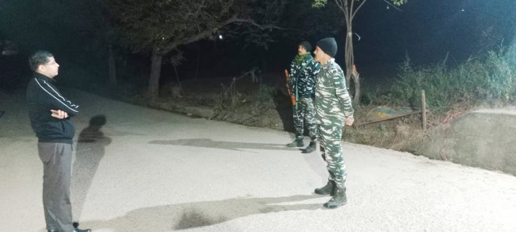 उपायुक्त ने जिला के सीमावर्ती क्षेत्रों का किया औचक निरीक्षण