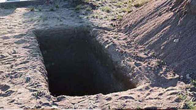 10 वर्षीय बच्ची की कब्र से छेड़छाड़