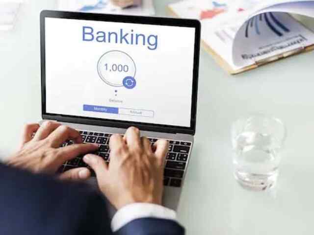 SBI सहित इन 17 बैंक के ग्राहकों को लग सकता है बड़ा झटका, जानें मामला
