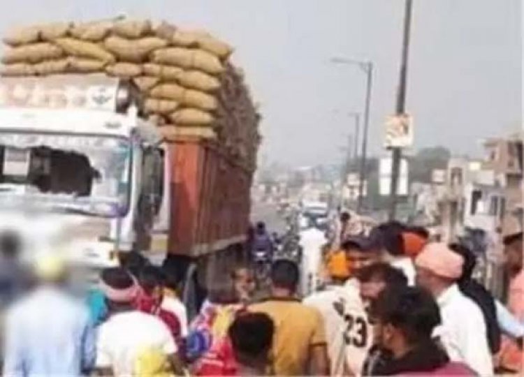 पंजाबः बाइक और ट्राले की टक्कर में युवक की मौत, परिजनों ने किया सड़क जाम