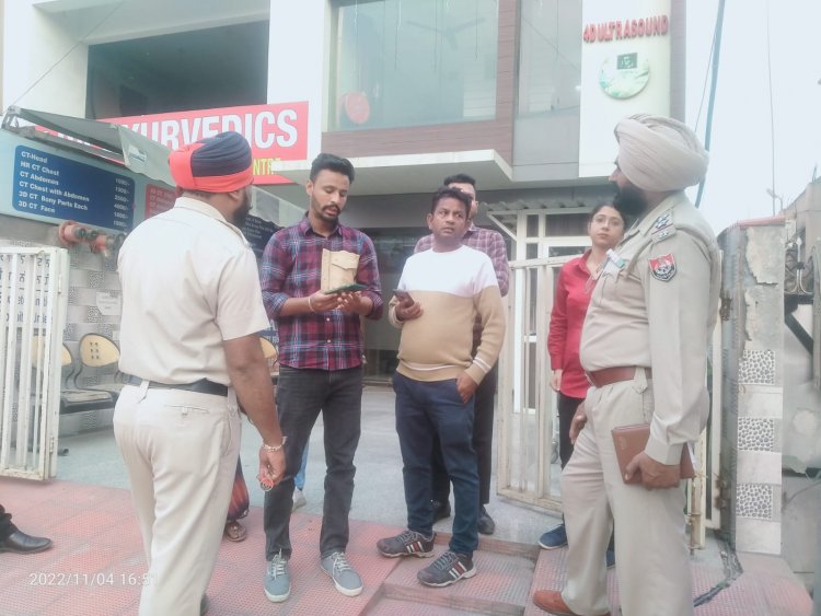 जालंधरः दिन दिहाड़े Alpha Scan Center के बाहर बाइक ले फरार हुए चोर