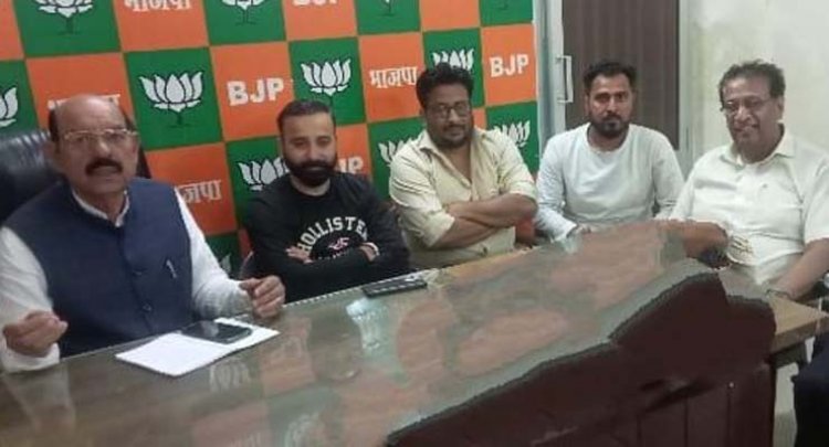 जालंधरः प्रधानमंत्री बनने का ख्वाब देखने वाले केजरीवाल की निकली हवा: मोहिंदर भगत 