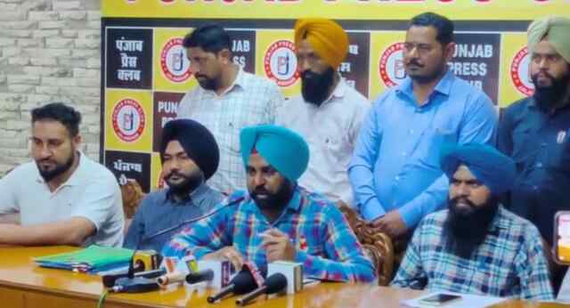 जालंधरः फिर सरकार के खिलाफ रोडवेज के कांट्रेक्ट वर्कर्स ने खोला मोर्चा, देखें वीडियो