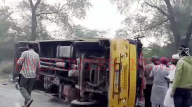 पंजाबः स्कूल वैन और बस की टक्कर, कई बच्चे घायल