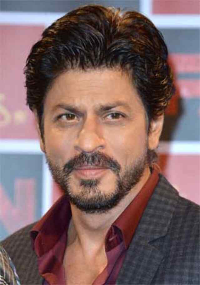 एयरपोर्ट पर शाहरुख़ खान को रोककर कस्टम विभाग ने की पूछताछ