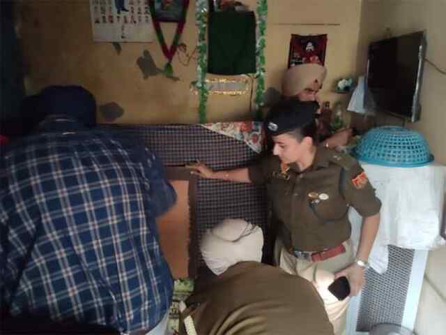 पंजाबः DGP Gaurav Yadav सहित राज्य भर में पुलिस ने चलाया सर्च अभियान, देखें तस्वीरें