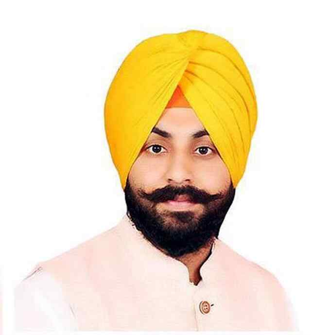 पंजाब: समारोह में दादा-दादी की एंट्री बैन करने वाले स्कूल को नोटिस जारी