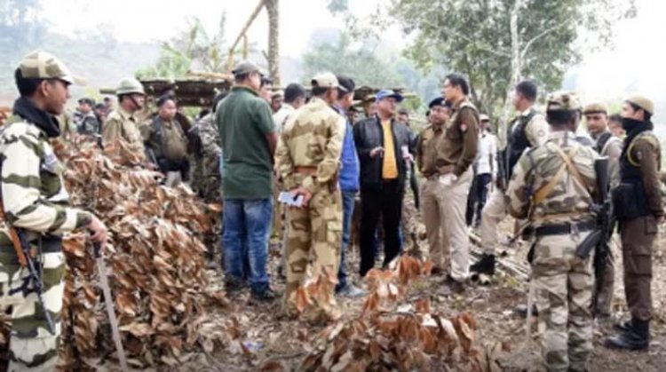 बॉर्डर पर हुई फायरिंग में वन रक्षक सहित 6 की मौत, 7 जिलों में इंटरनेट सेवा बंद