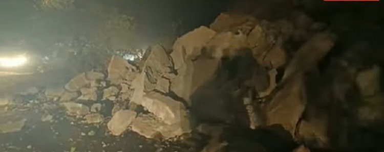 उना हमीरपुर मार्ग पर में दरकी पहाड़ी