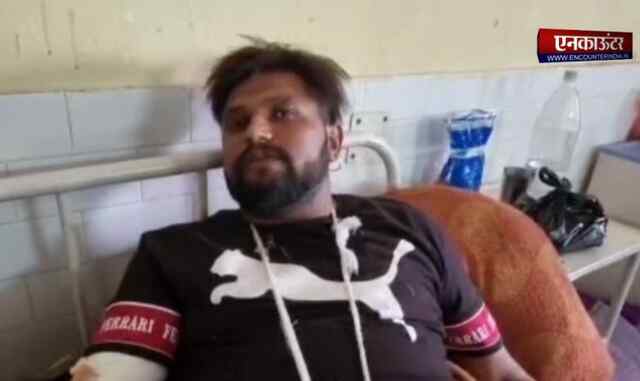 कपूरथलाः डीजे पर गाना बजाने को लेकर दो गुटों में झड़प, देखें वीडियो 