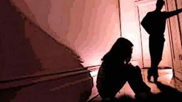 डॉक्टर क्लीनिक में लड़कियों के साथ करता था छेड़छाड़, यौन शोषण के आरोप में कोर्ट ने सुनाई यह सजा