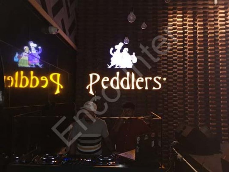 Peddlers Bar के मालिक पर्व अग्रवाल और मैनेजर पर FIR