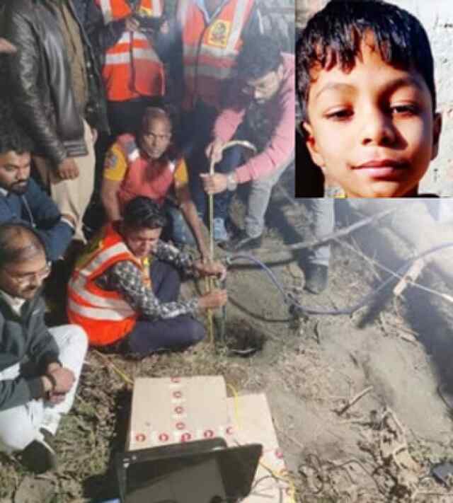 बोरवेल में गिरा 6 साल का बच्चा, रेस्क्यू जारी
