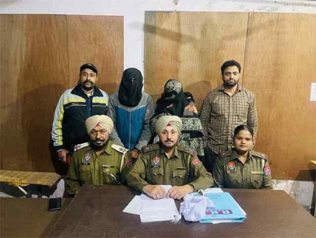 Jalandhar: हेरोइन की सप्लाई देने जा रहे हैं व्यक्ति और औरत चढ़े पुलिस के हत्थे, 70 ग्राम हेरोइन बरामद